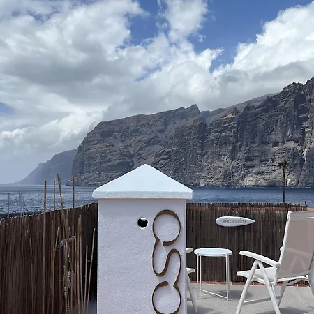 Yoso Tenerife Acantilado de los Gigantes